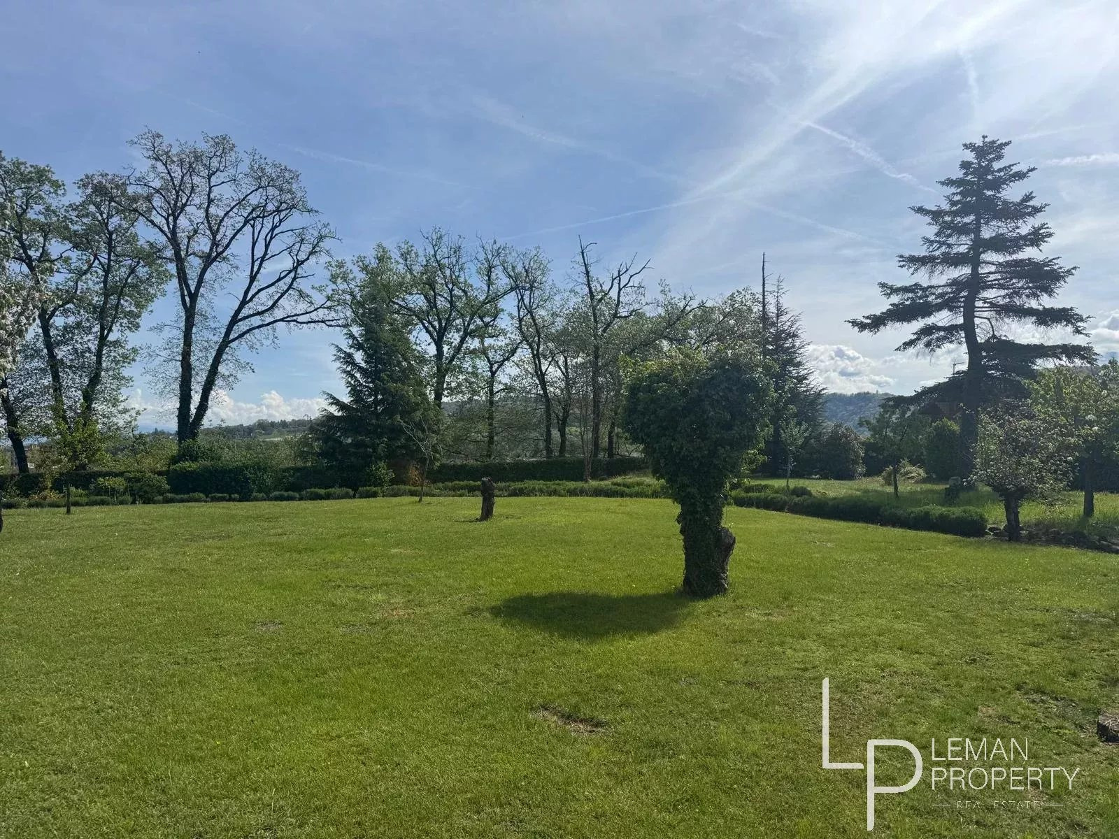 Vente de Terrain d'une surface de 2335 m2