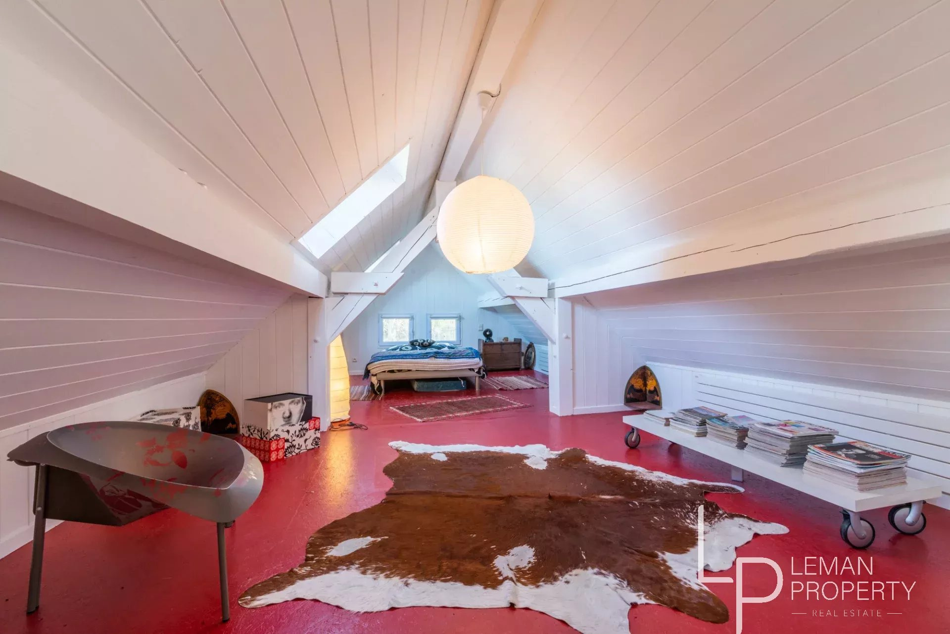 Maison / Villa de 308 m2 comprenant 13 pièces