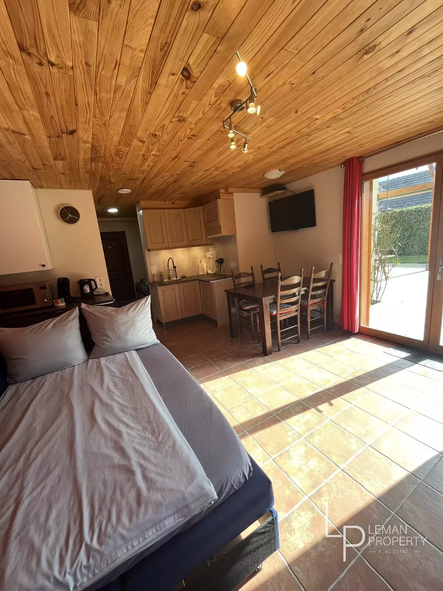 L'agence Leman property vous propose un Maison / Villa à la vente