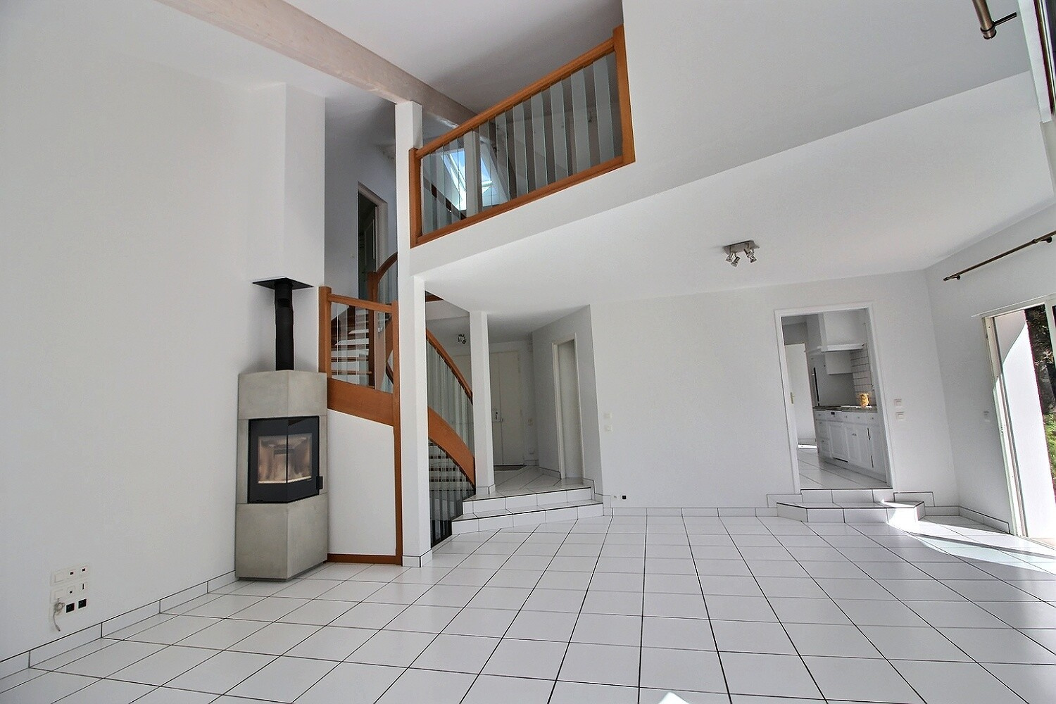 Maison / Villa de 177 m2 comprenant 6 pièces