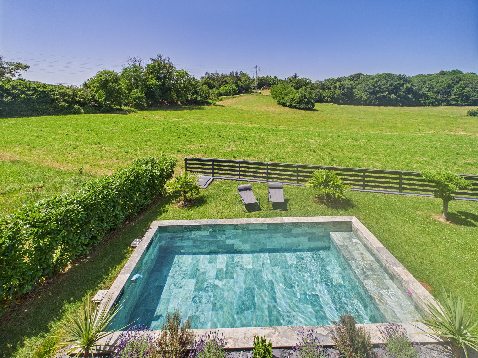 Maison / Villa de 208 m2 comprenant 5 pièces