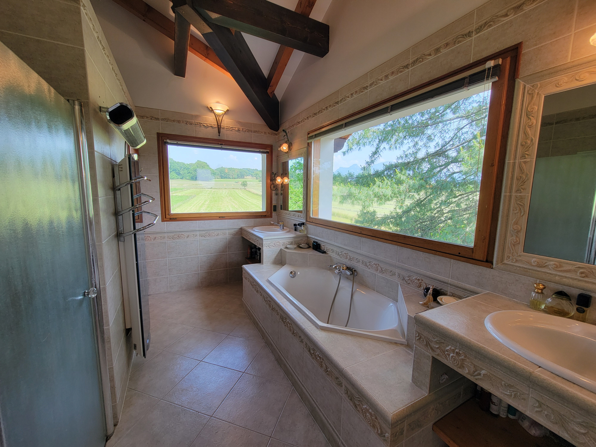 Maison / Villa en vente sur www.leman-property.com