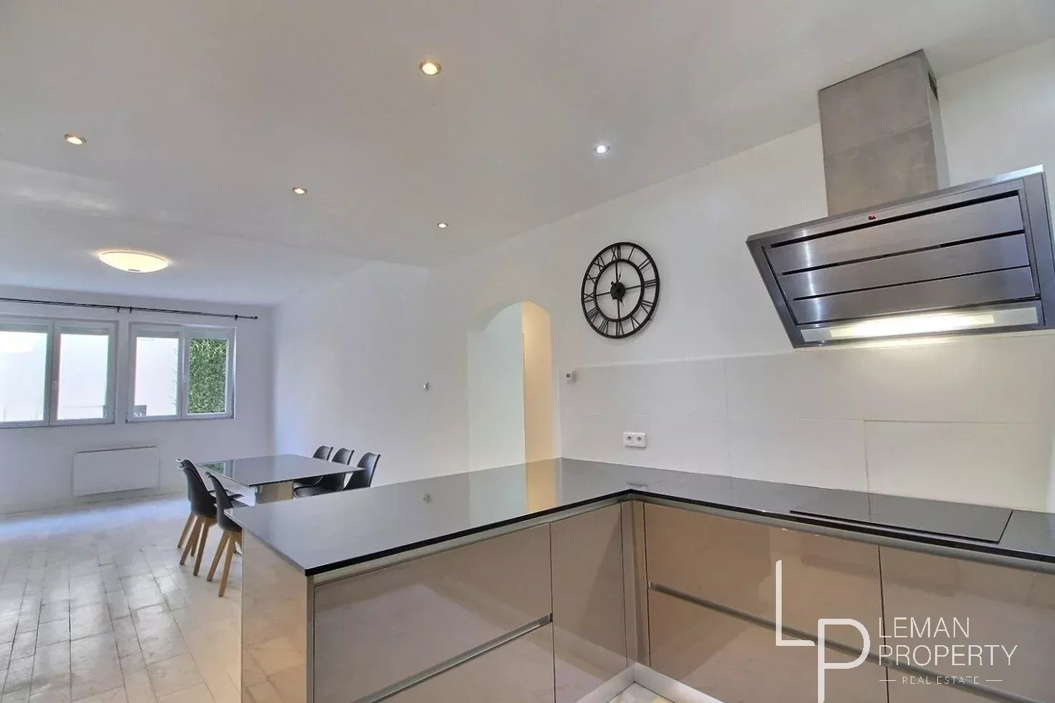 Location : DOUVAINE – Appartement T4