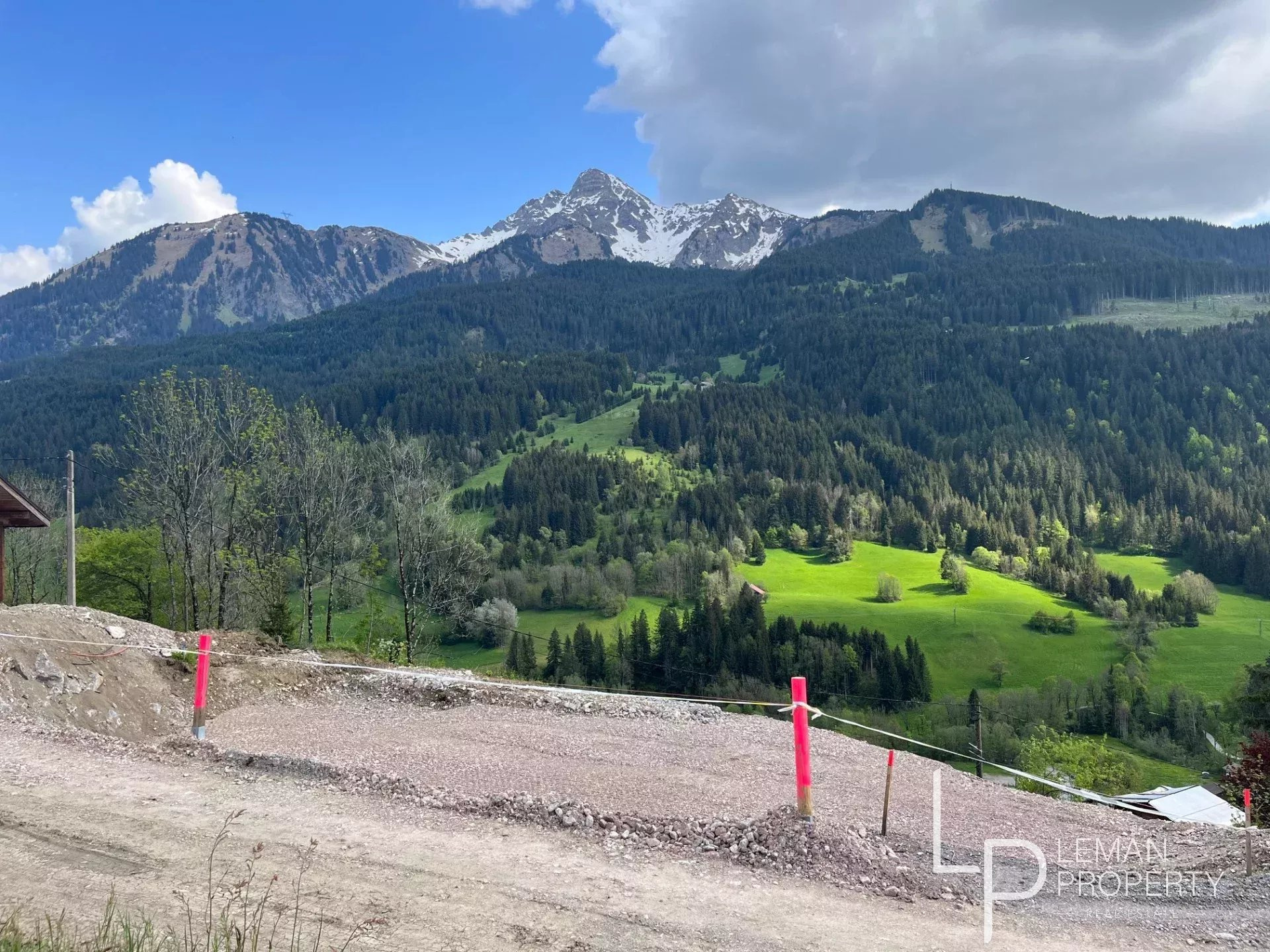 Terrain en vente sur www.leman-property.com