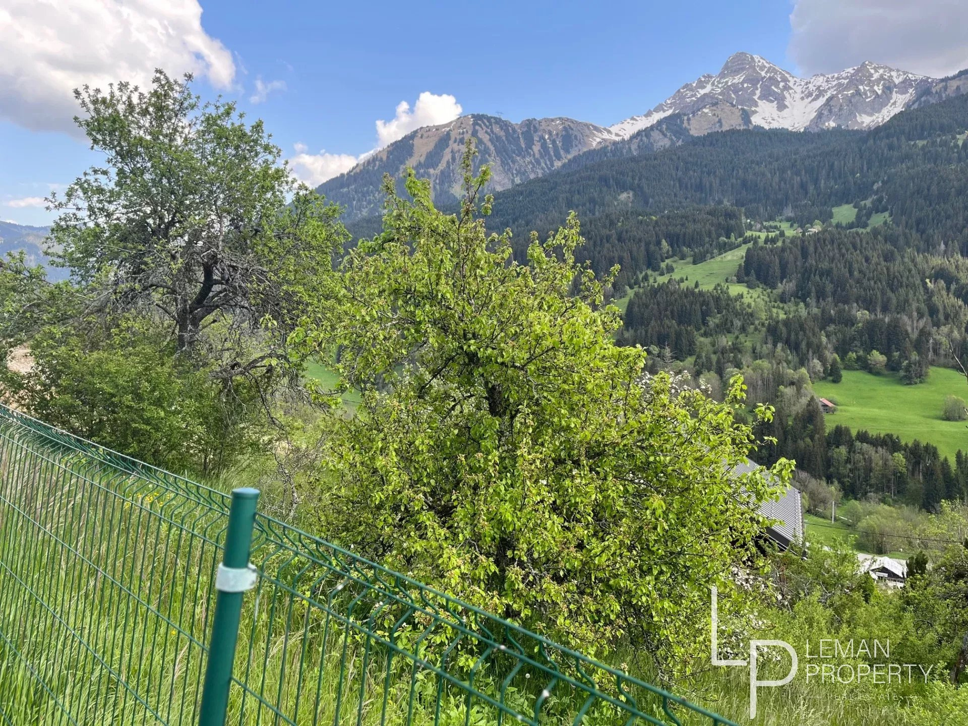 Vente de Terrain d'une surface de 766 m2