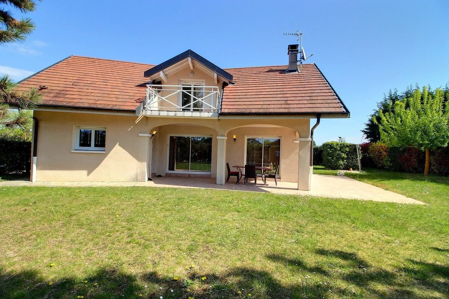Maison / Villa de 155 m2 comprenant 5 pièces