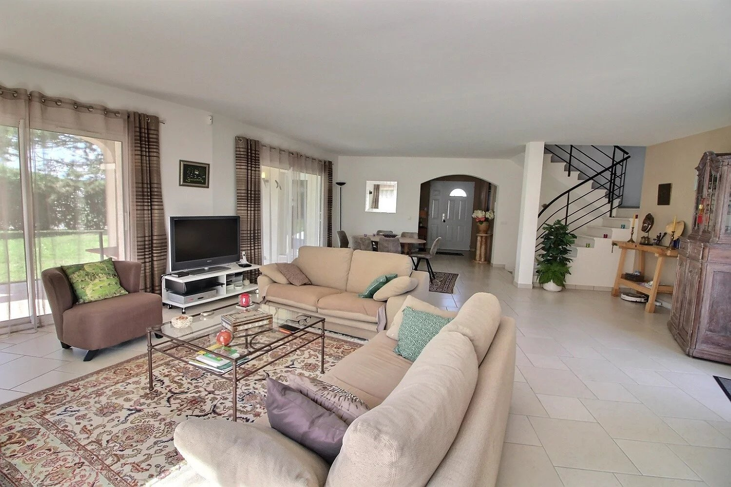 Maison / Villa de 155 m2 comprenant 5 pièces