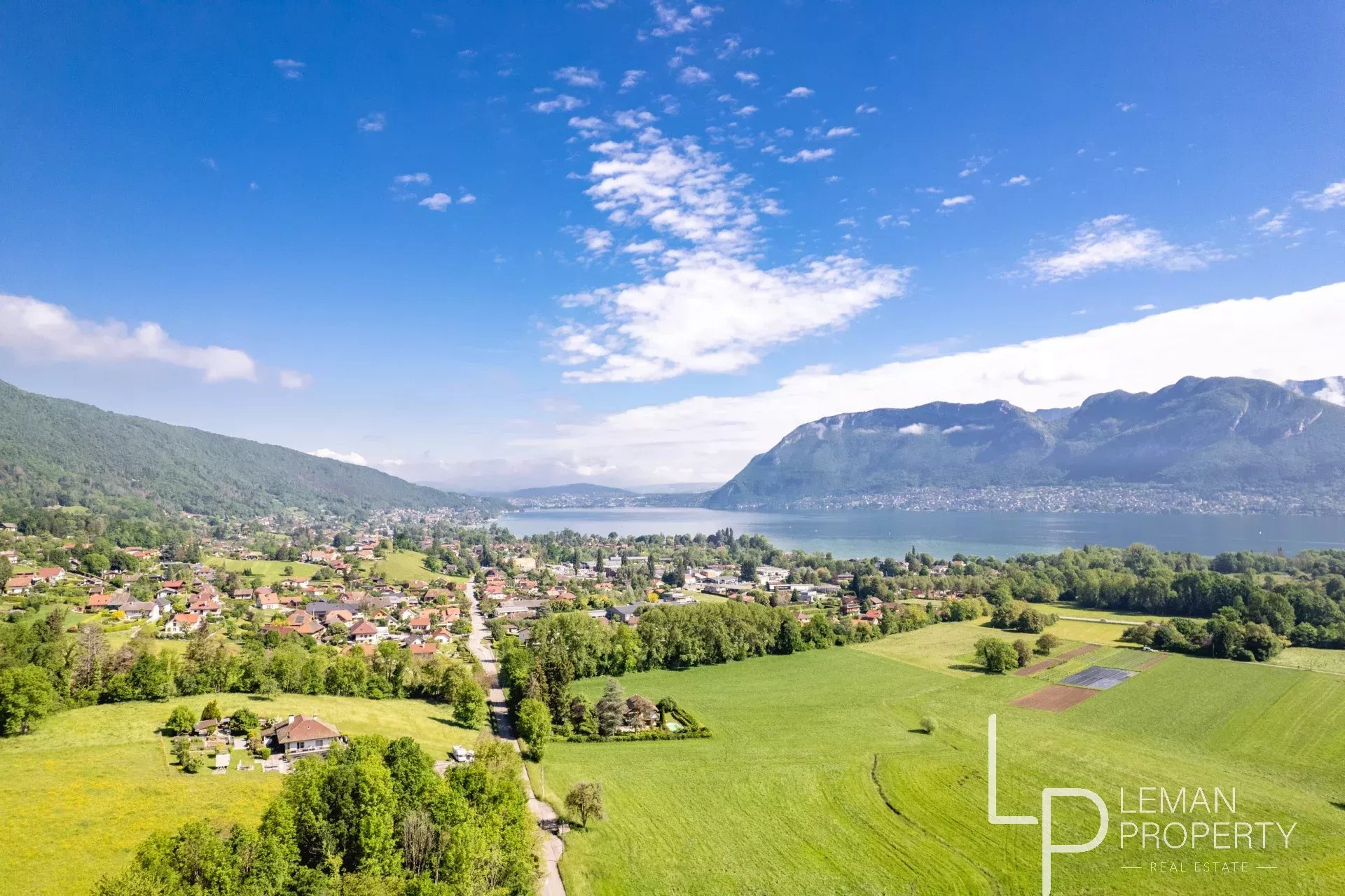 Maison / Villa en vente sur www.leman-property.com