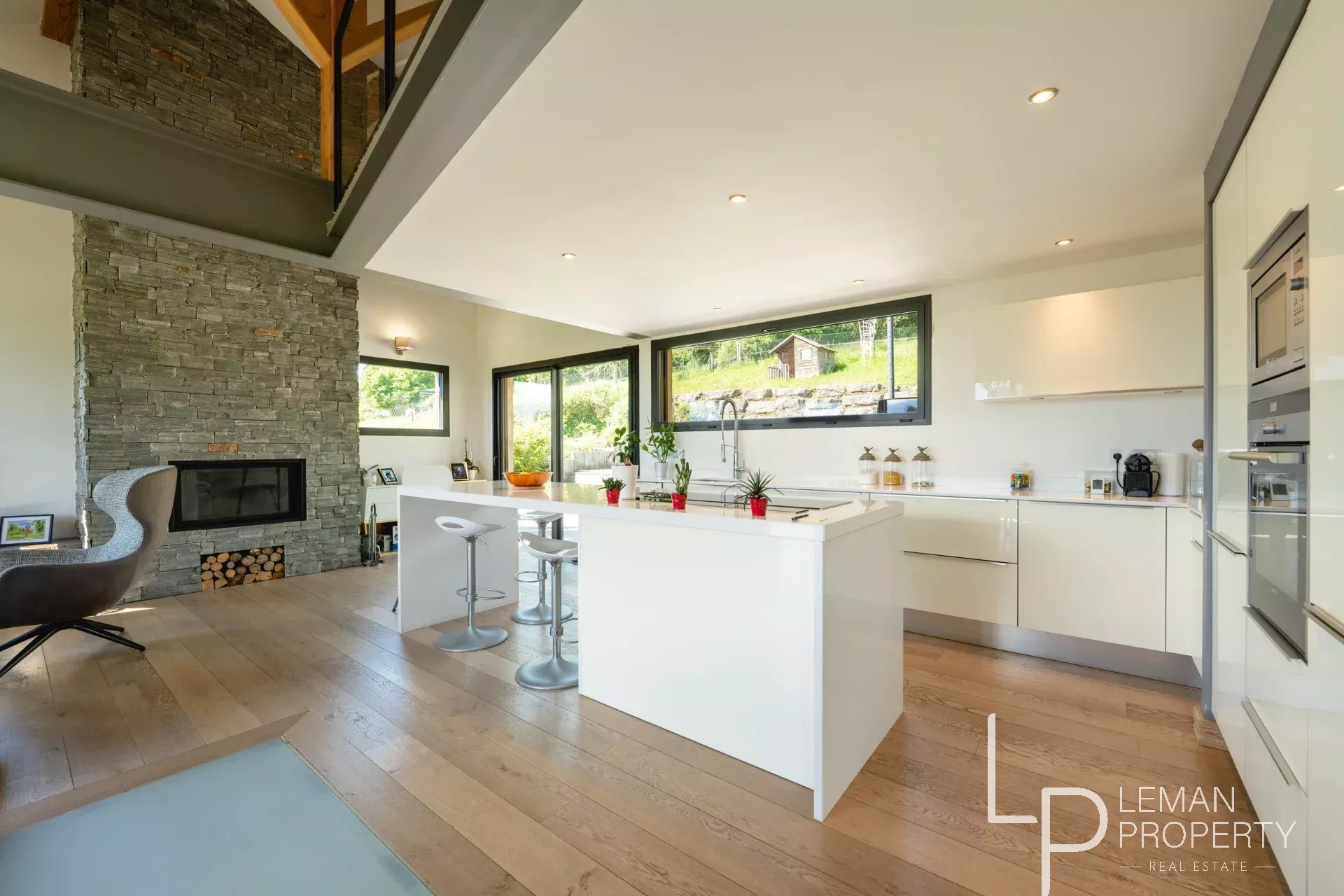 SAINT JORIOZ – Propriété récente avec pisicine