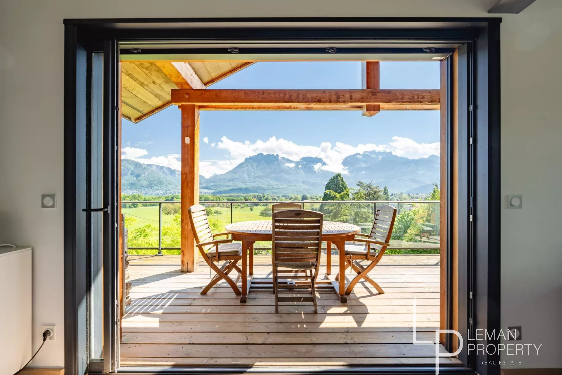 Maison / Villa de 200 m2 comprenant 6 pièces