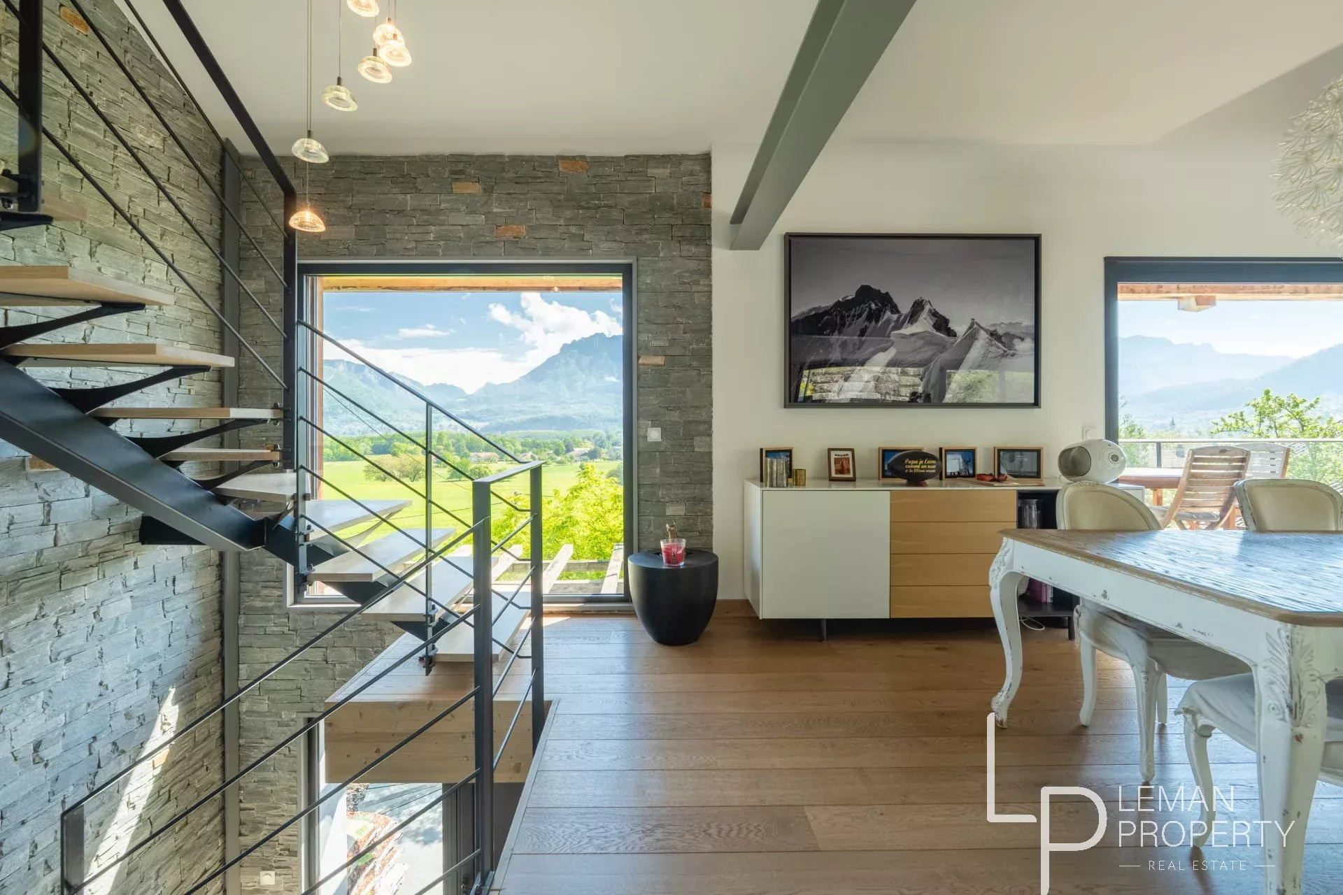 L'agence Leman property vous propose un Maison / Villa à la vente