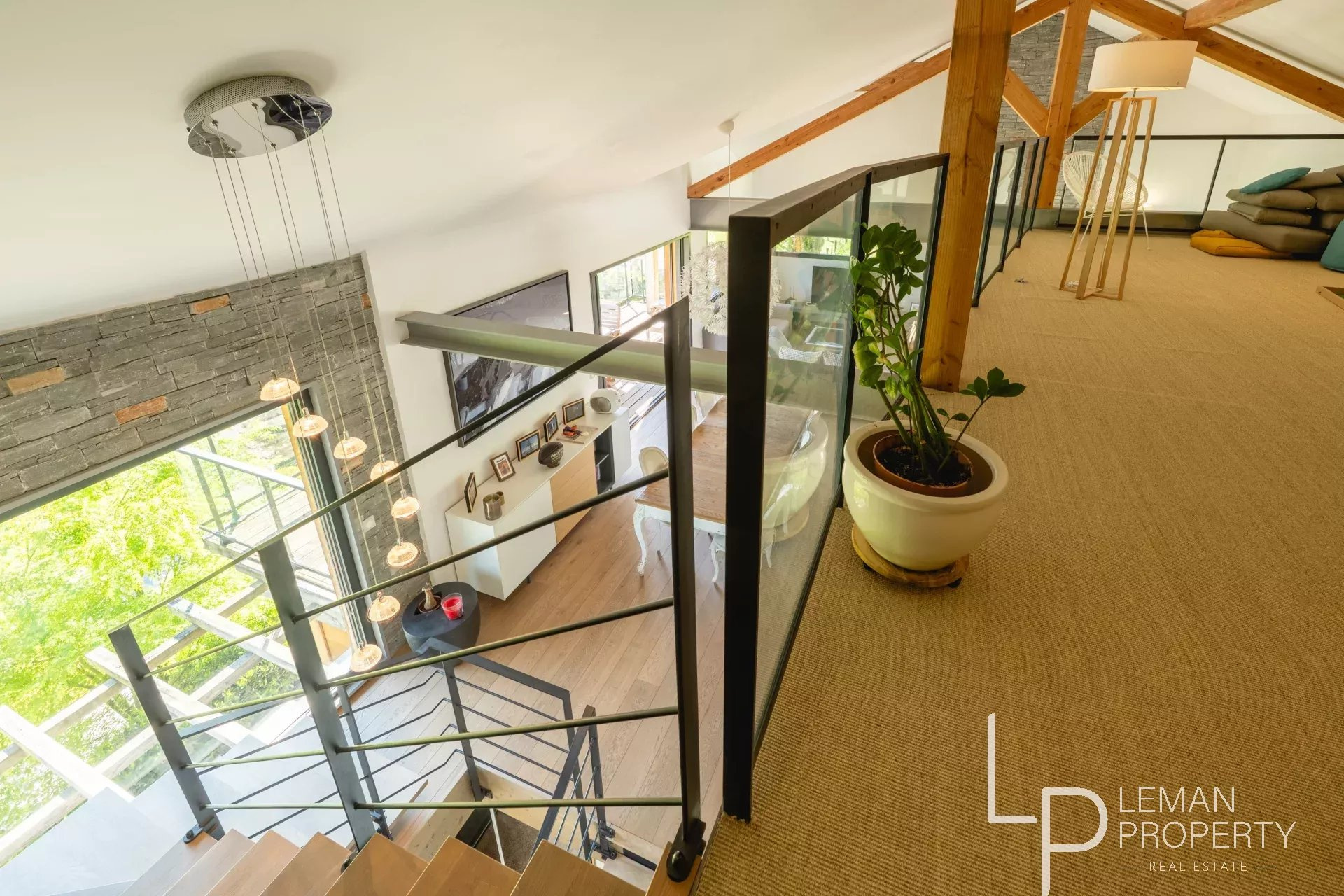 Maison / Villa de 200 m2 comprenant 6 pièces