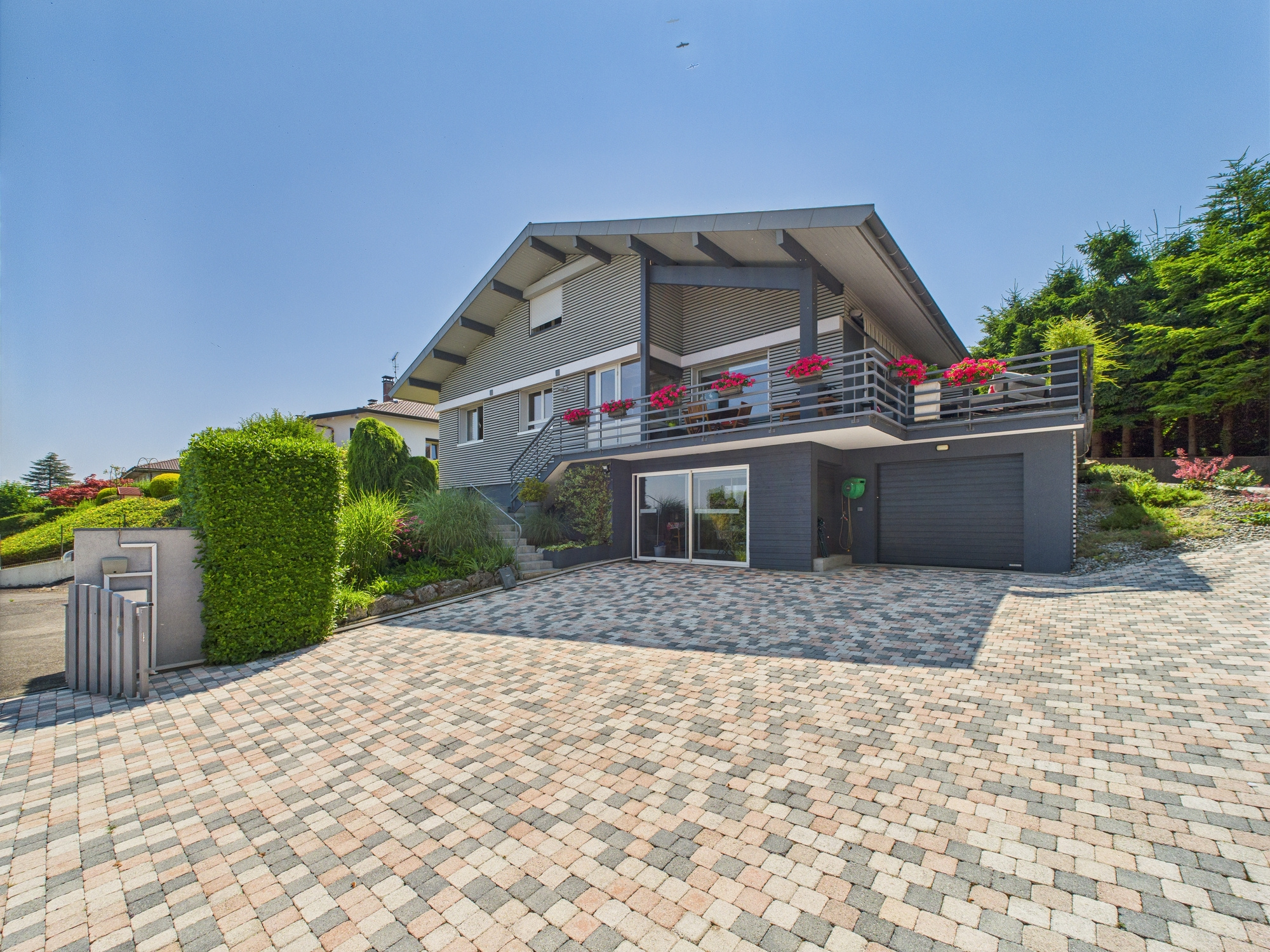 Maison / Villa de 180 m2 comprenant 5 pièces