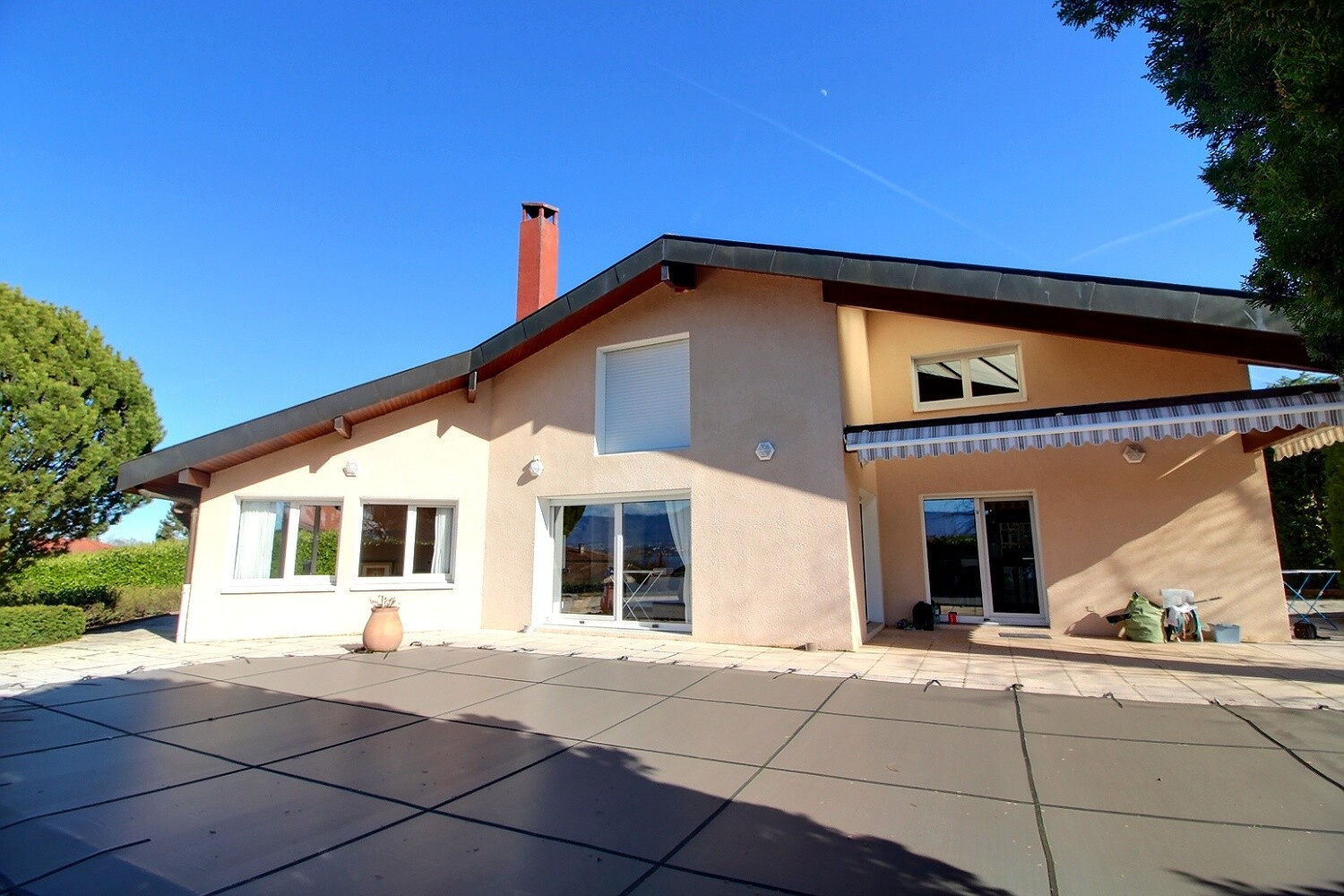 Maison / Villa en vente sur www.leman-property.com