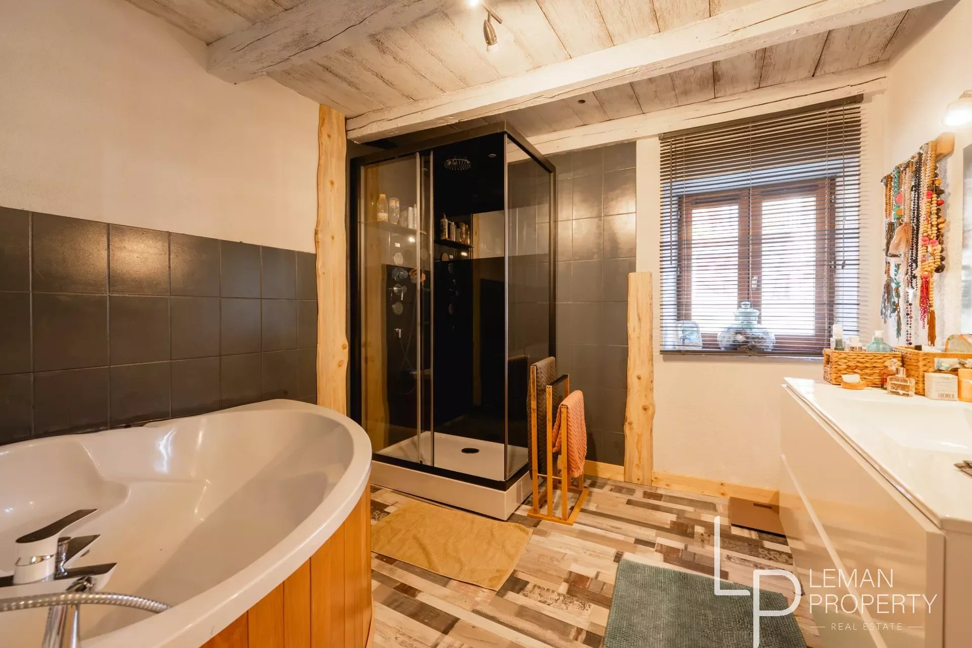 Maison / Villa en vente sur www.leman-property.com