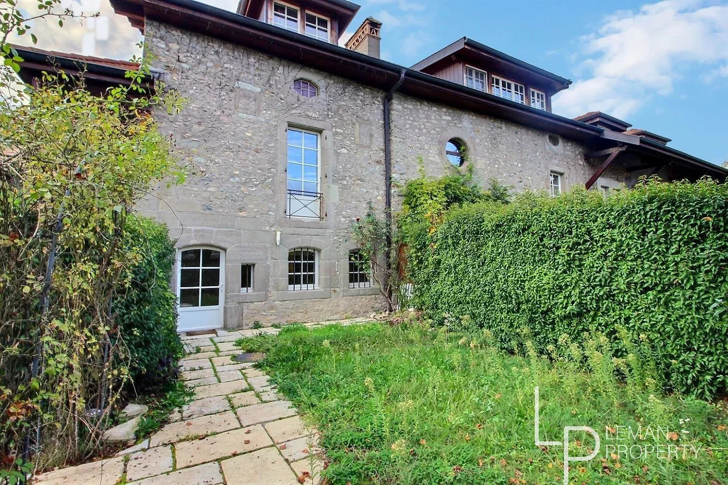 Location : CHENS-SUR-LEMAN – Appartement T2 de Standing