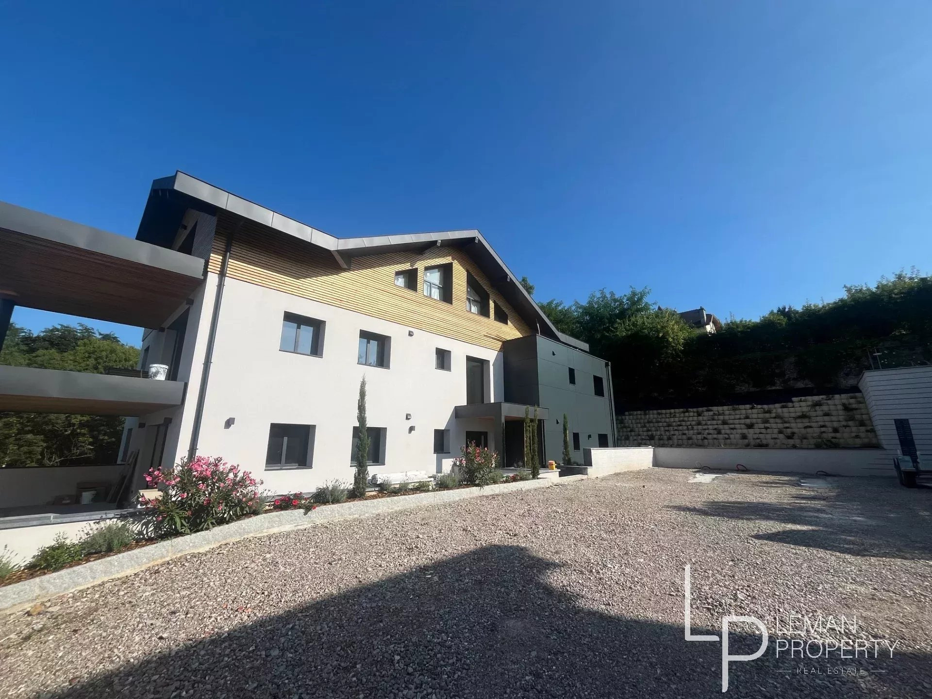 L'agence Leman property vous propose un Appartement à la vente