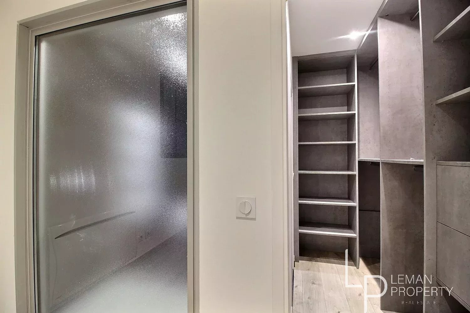 Location : CHENS-SUR-LEMAN – Appartement T2 de Standing