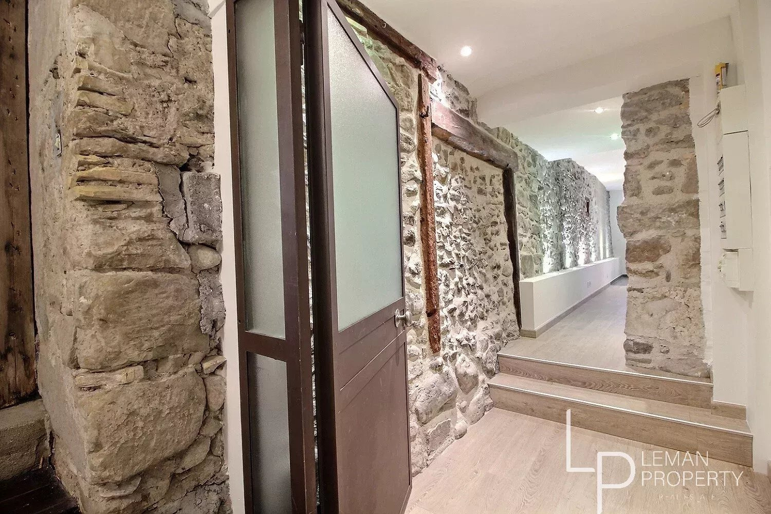 Location : CHENS-SUR-LEMAN – Appartement T2 de Standing