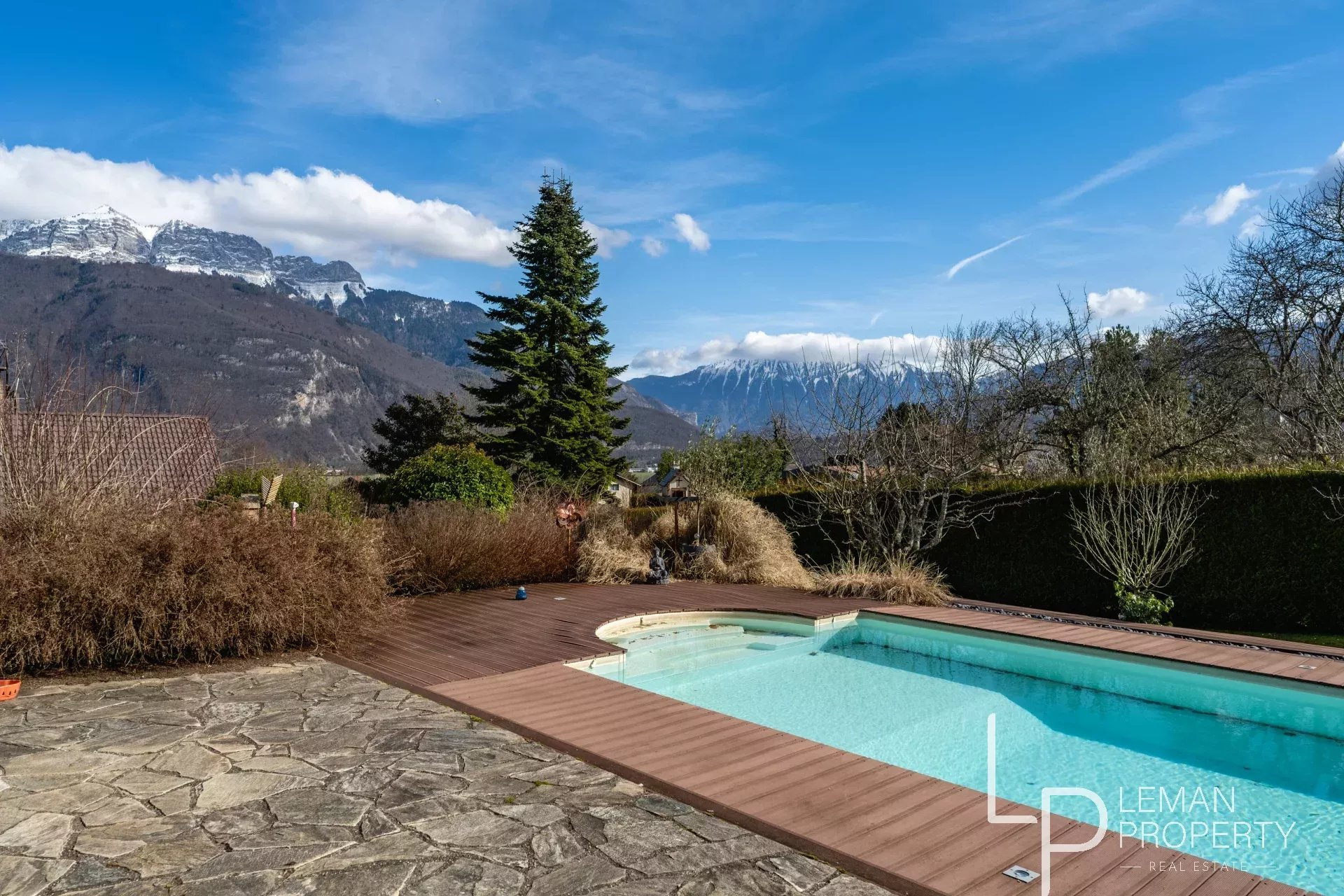 Maison / Villa de 97 m2 comprenant 4 pièces