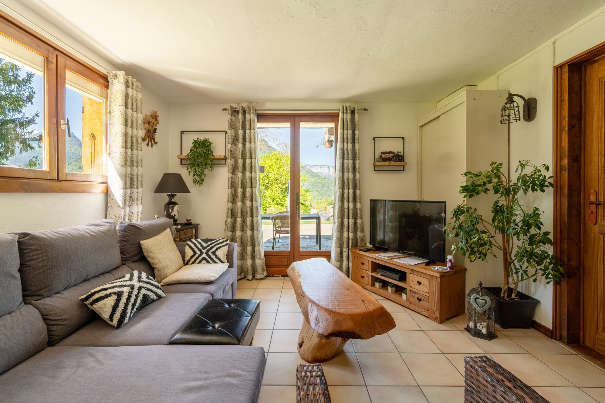 Maison / Villa en vente sur www.leman-property.com