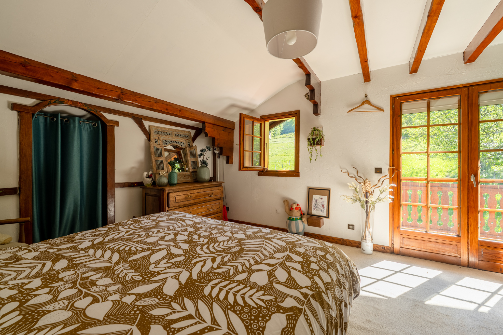 Maison / Villa de 210 m2 comprenant 5 pièces