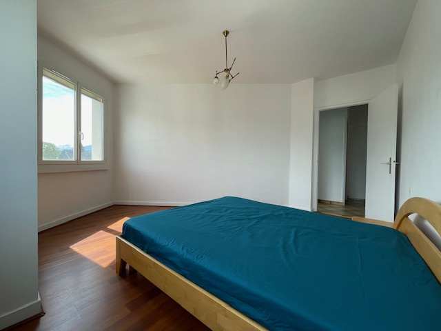 ANNECY – Appartement traversant avec vue montagnes
