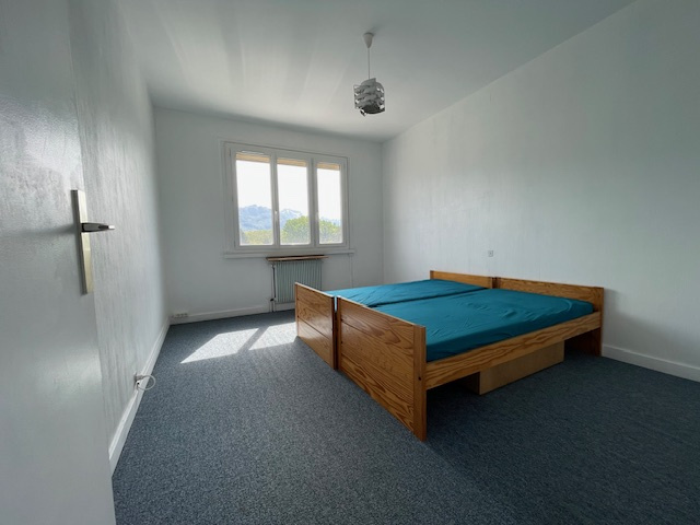 ANNECY – Appartement traversant avec vue montagnes