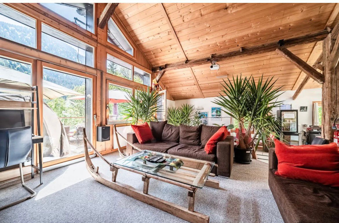 Maison / Villa de 193 m2 comprenant 6 pièces
