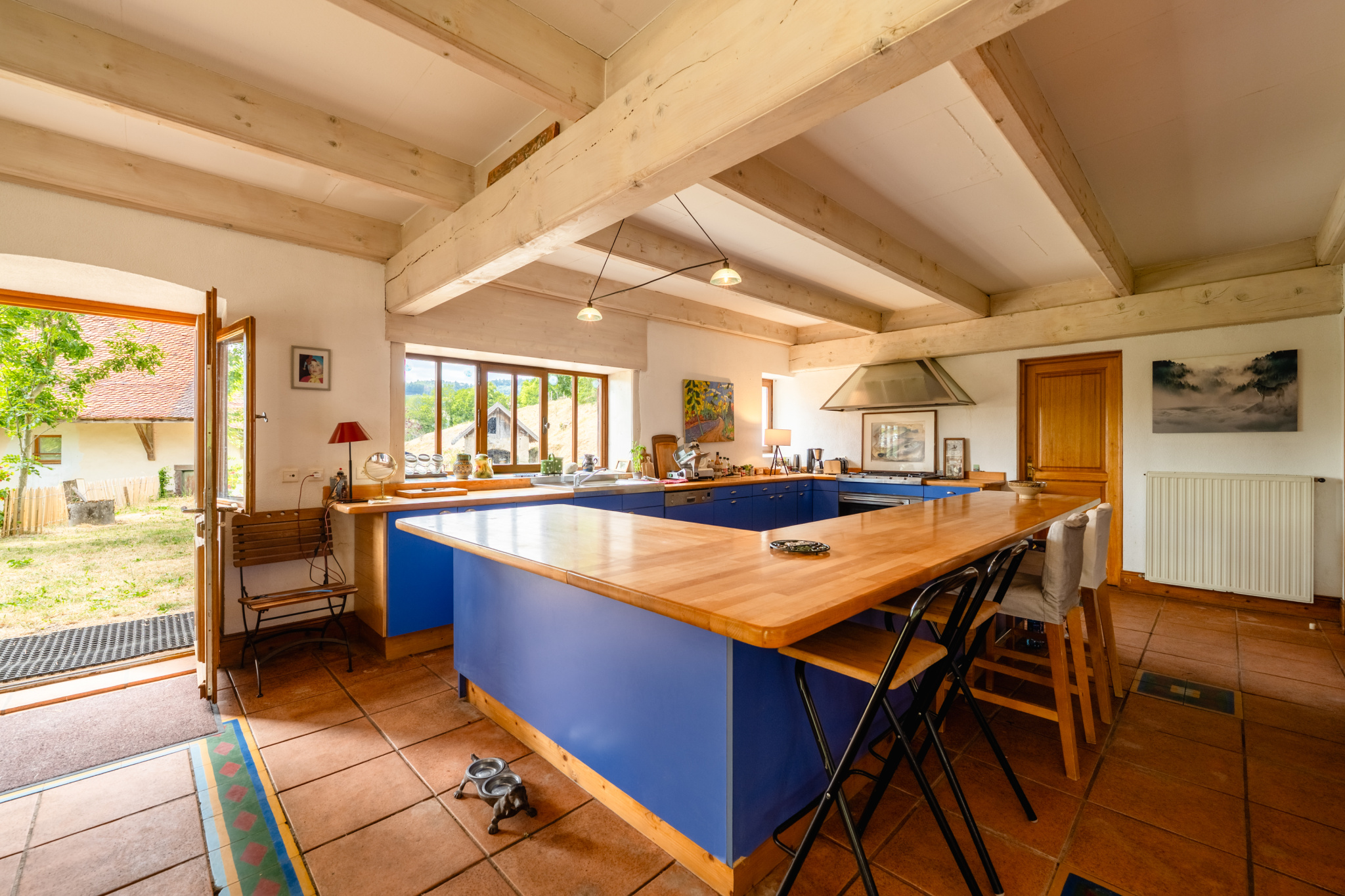 Maison / Villa de 272 m2 comprenant 6 pièces