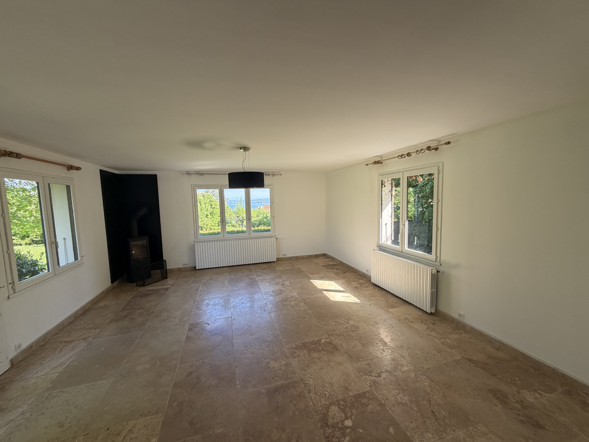 L'agence Leman property vous propose un Maison / Villa à la vente