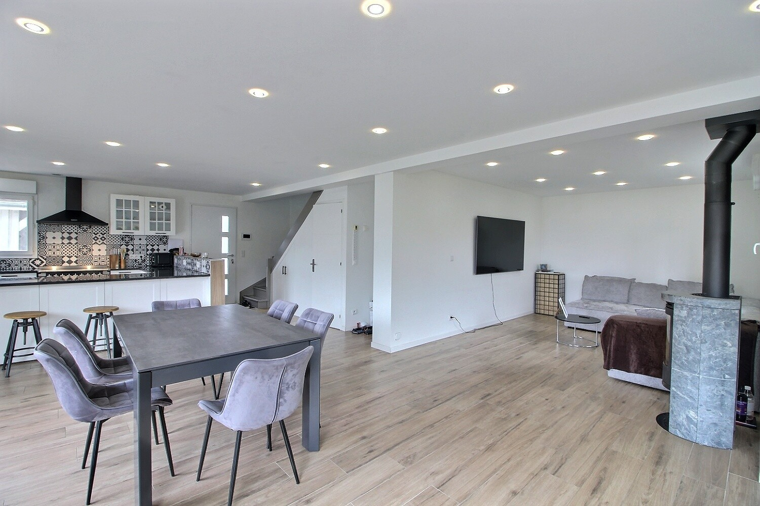 Maison / Villa de 140 m2 comprenant 6 pièces