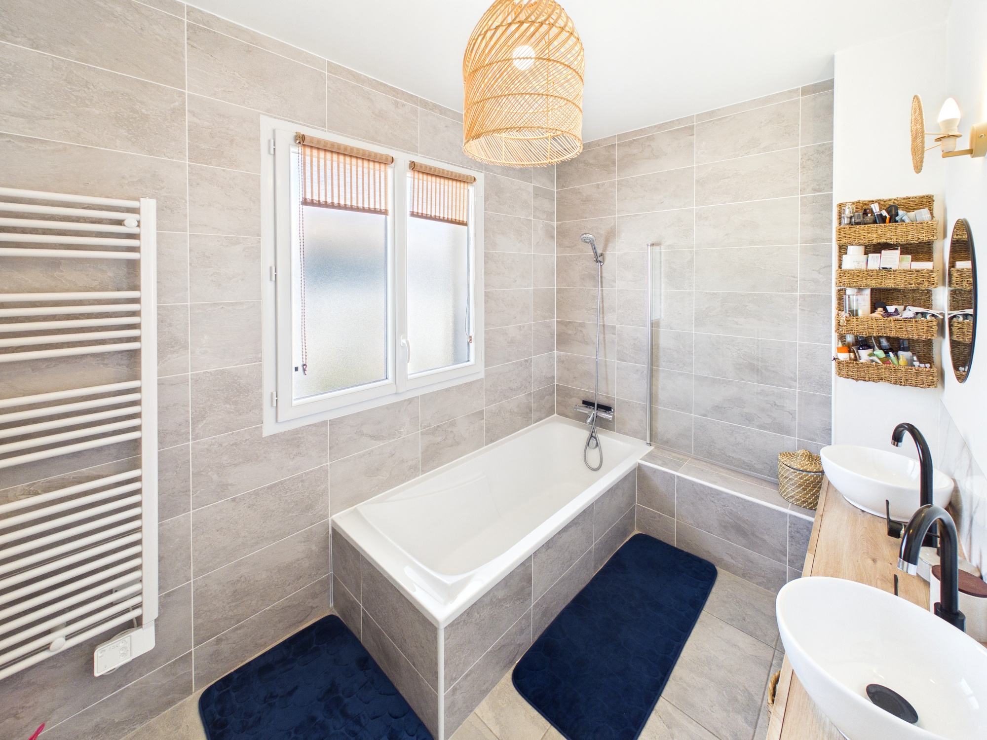 EN EXCLUSIVITE À Allinges-Maison jumelée contemporaine idéalement située