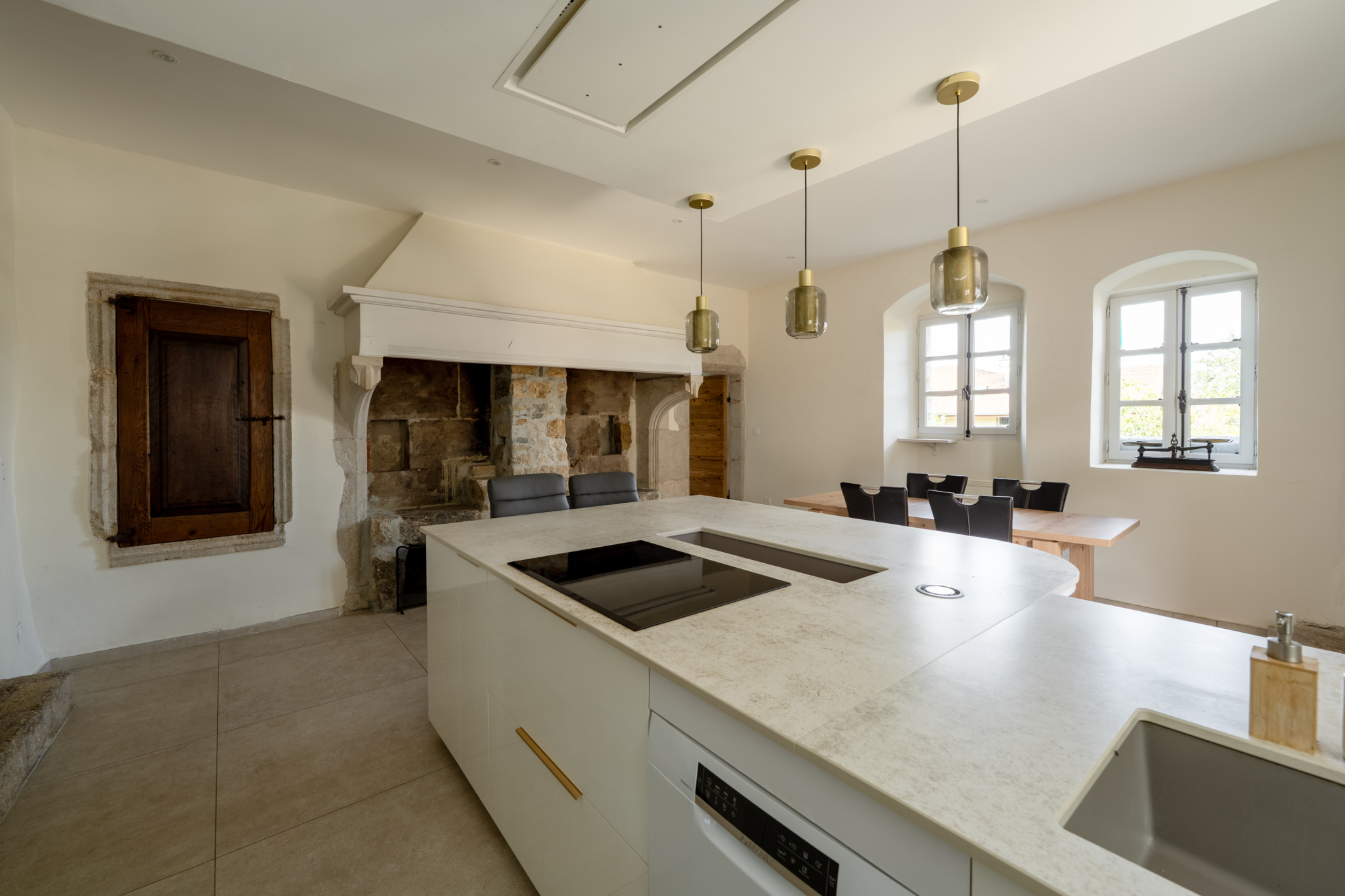 Appartement de 200 m2 comprenant 5 pièces