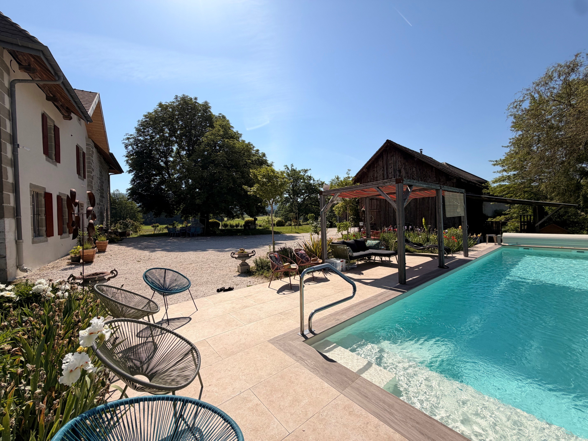 Maison / Villa de 317 m2 comprenant 7 pièces