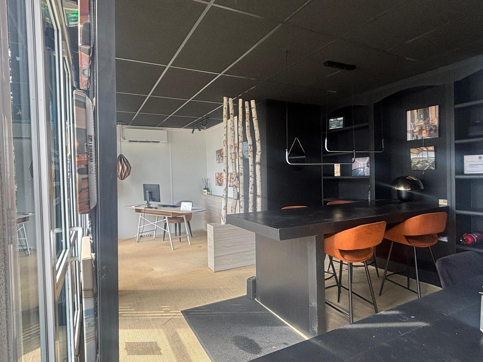 Location : LOCAL COMMERCIAL de 35 m2 CLIMATISE + WIFI