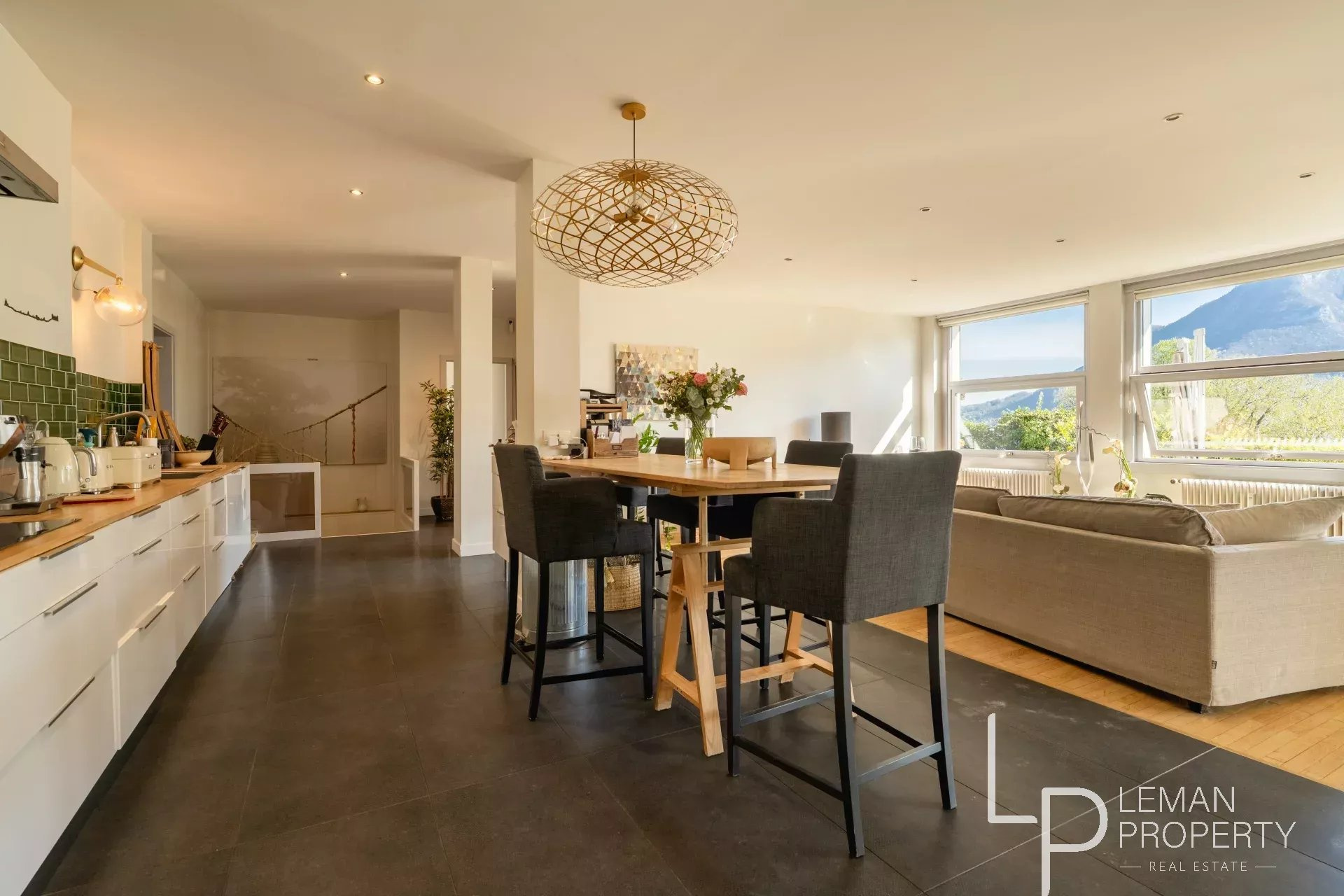 SEVRIER – Exceptionnel appartement face au lac d&rsquo;Annecy