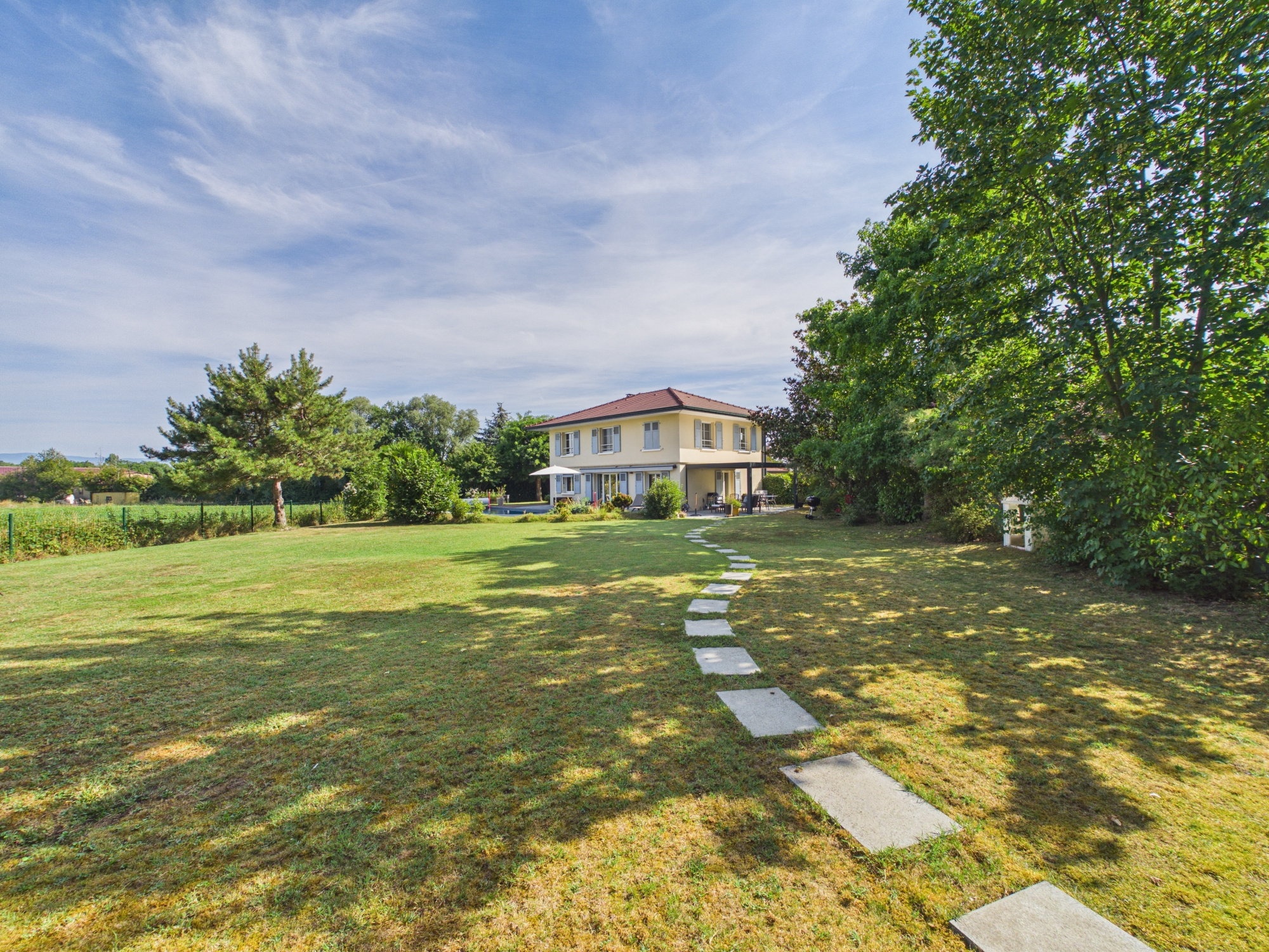 Maison / Villa de 168 m2 comprenant 6 pièces