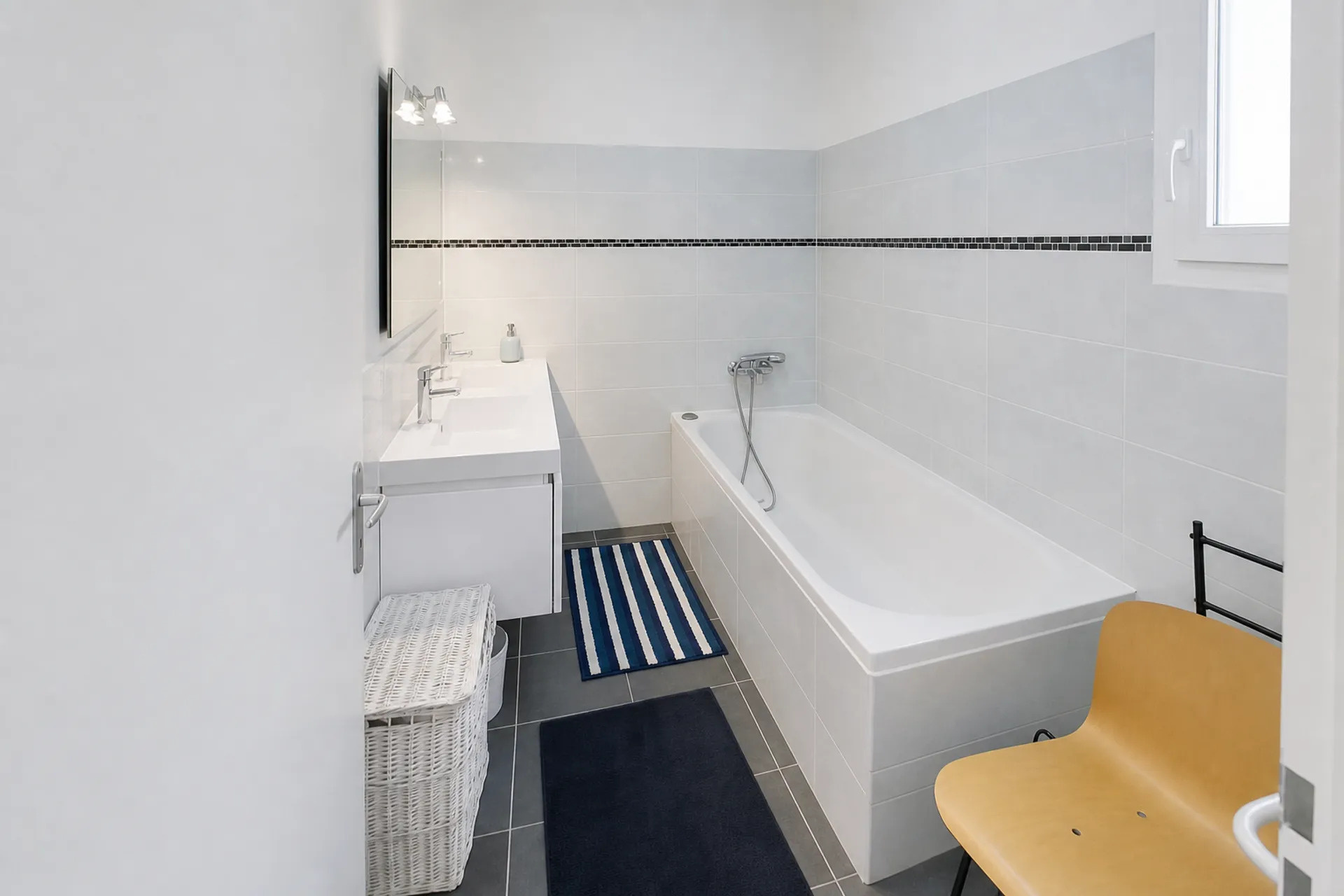 Maison / Villa de 90 m2 comprenant 4 pièces