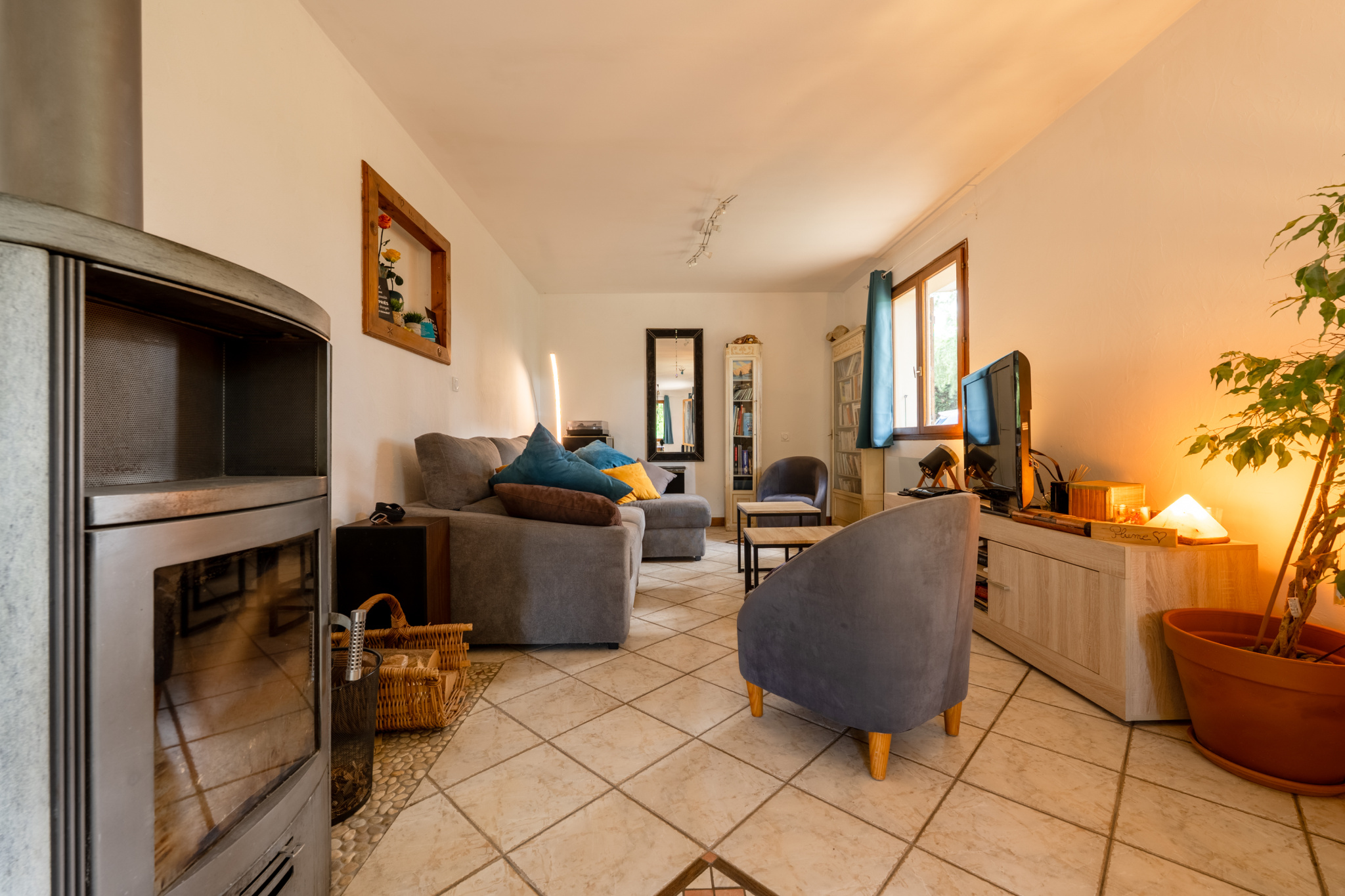 Maison dans un environnement calme et verdoyant