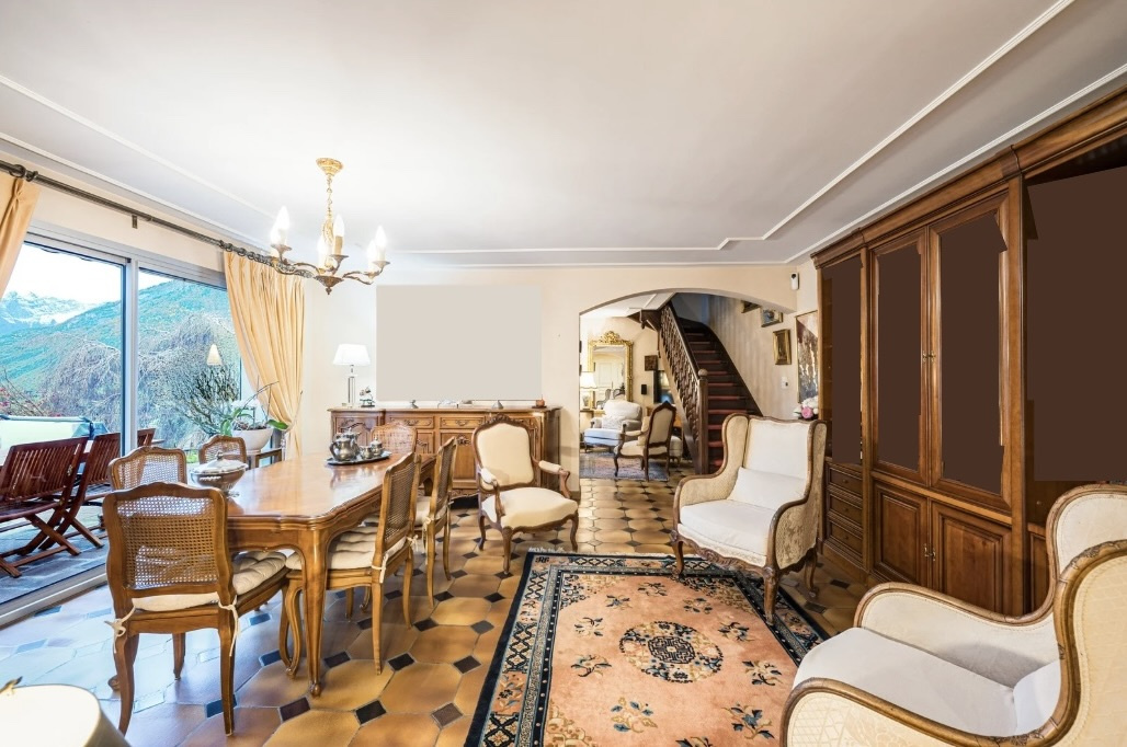 Maison / Villa de 137 m2 comprenant 7 pièces