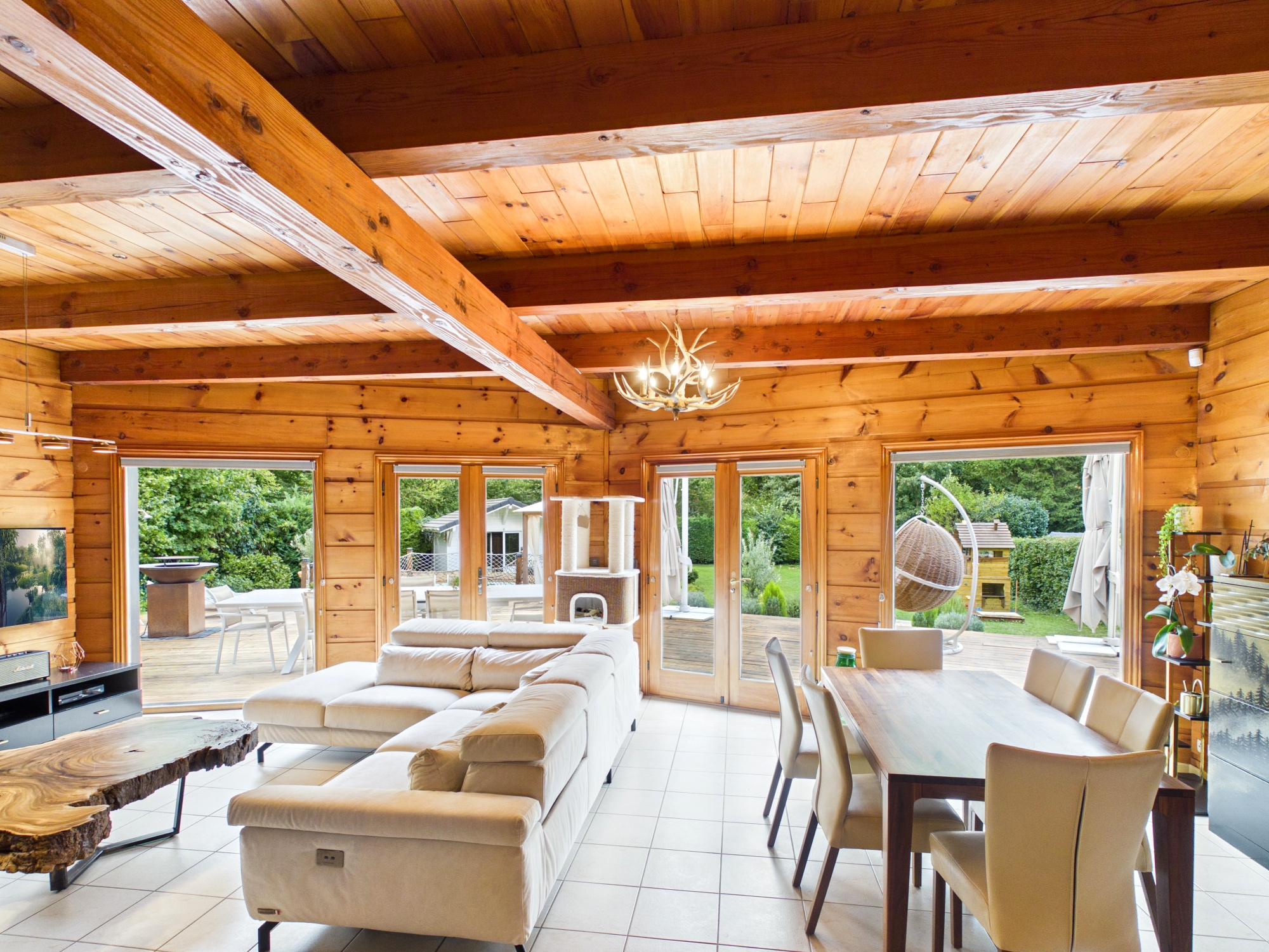 Maison / Villa en vente sur www.leman-property.com