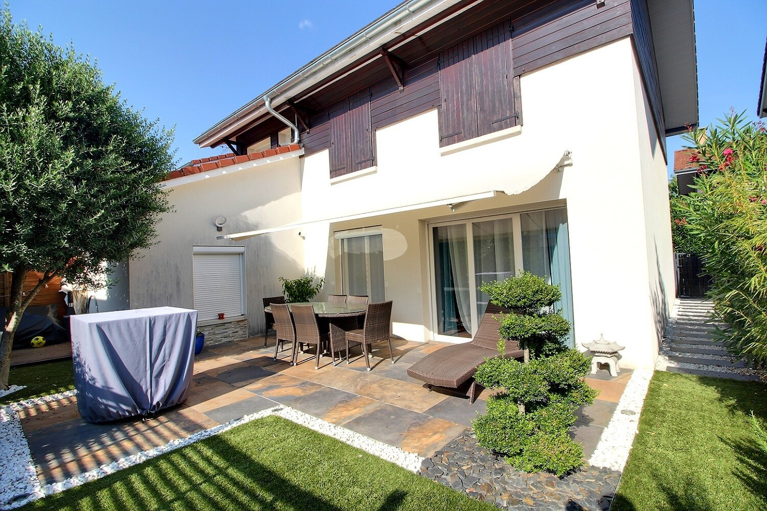 Location : Location Maison Mitoyenne Meublée DOUVAINE