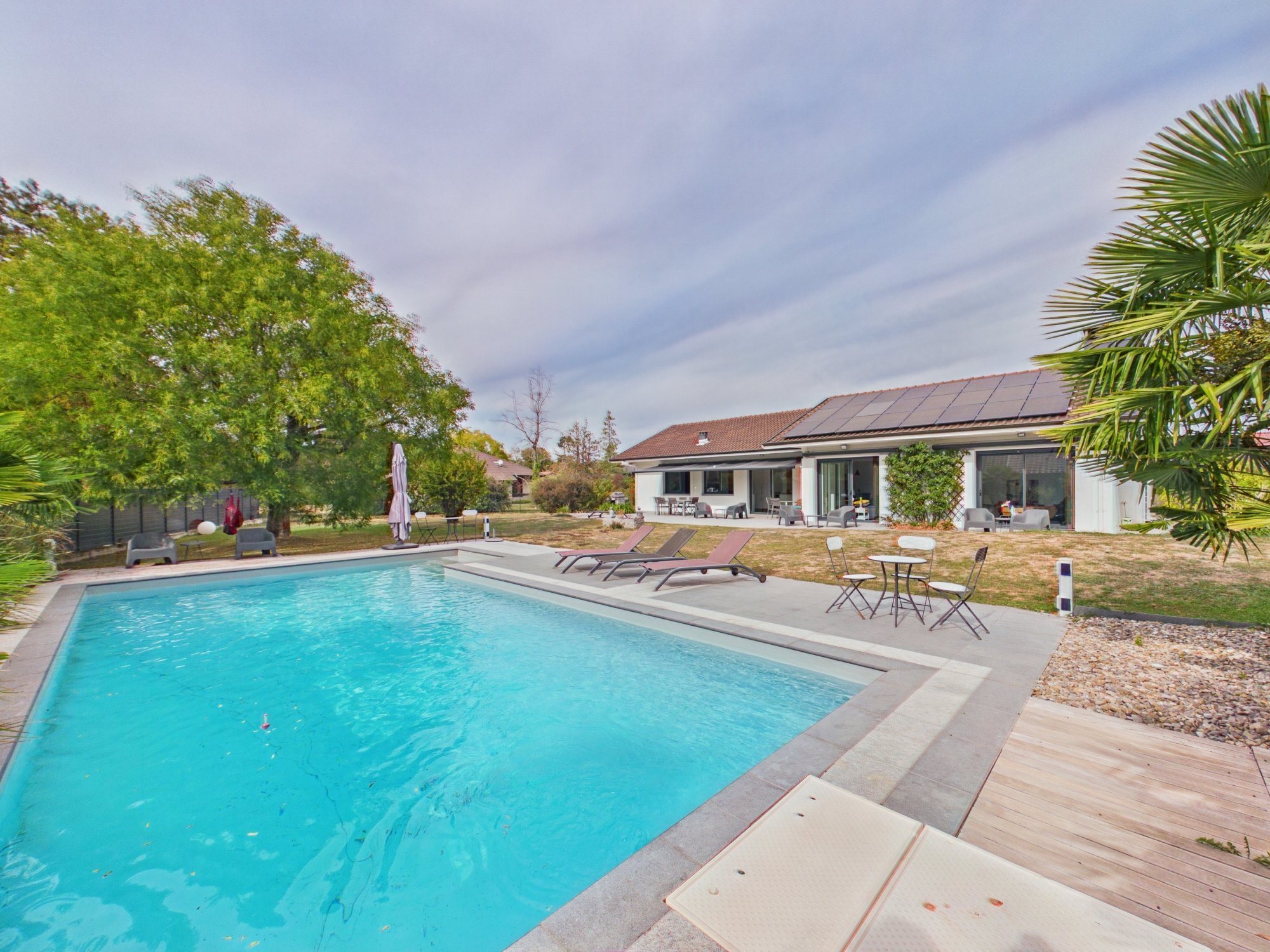 L'agence Leman property vous propose un Maison / Villa à la vente